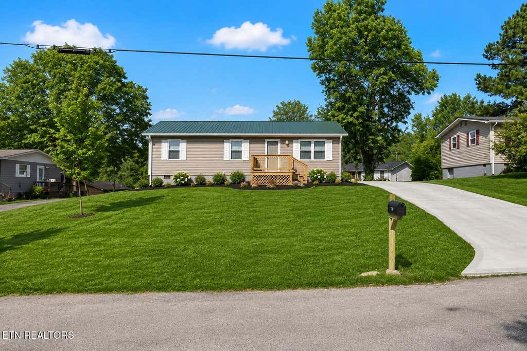 Photo of 400 N Iowa Ave, Etowah, TN 37331 (MLS # 1338013)