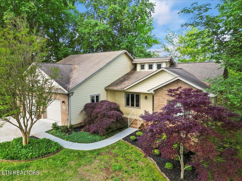 Photo of 372 Parkwood Circle, Greenback, TN 37742 (MLS # 1262398)