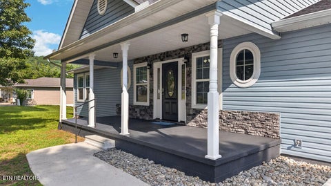 Tiny photo for 129 S Walden Drive, Harriman, TN 37748 (MLS # 1346323)