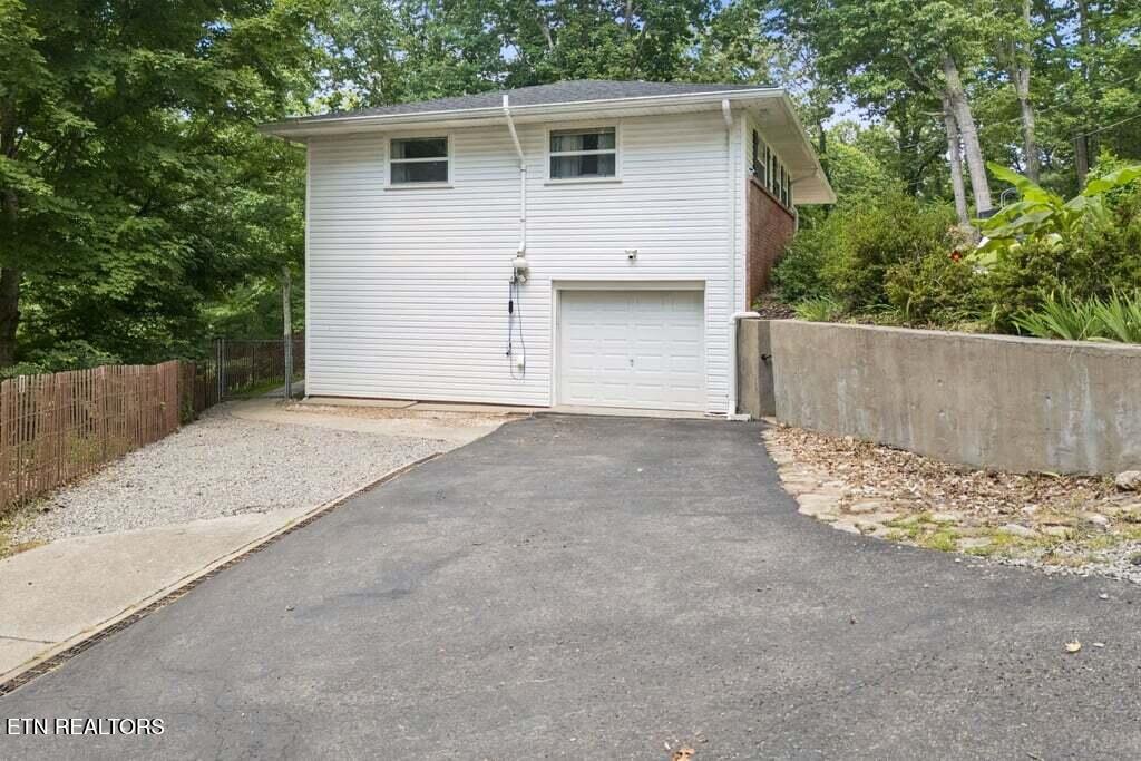 103 Morgan Rd