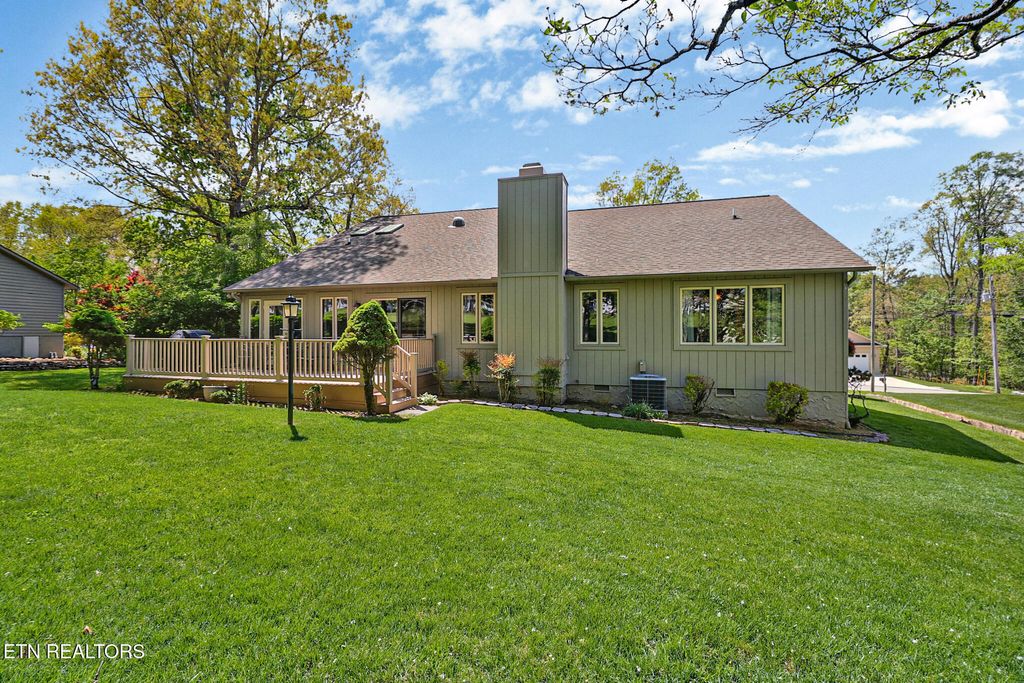 Photo of 15 Kingsboro Lane, Crossville, TN 38558 (MLS # 1337979)