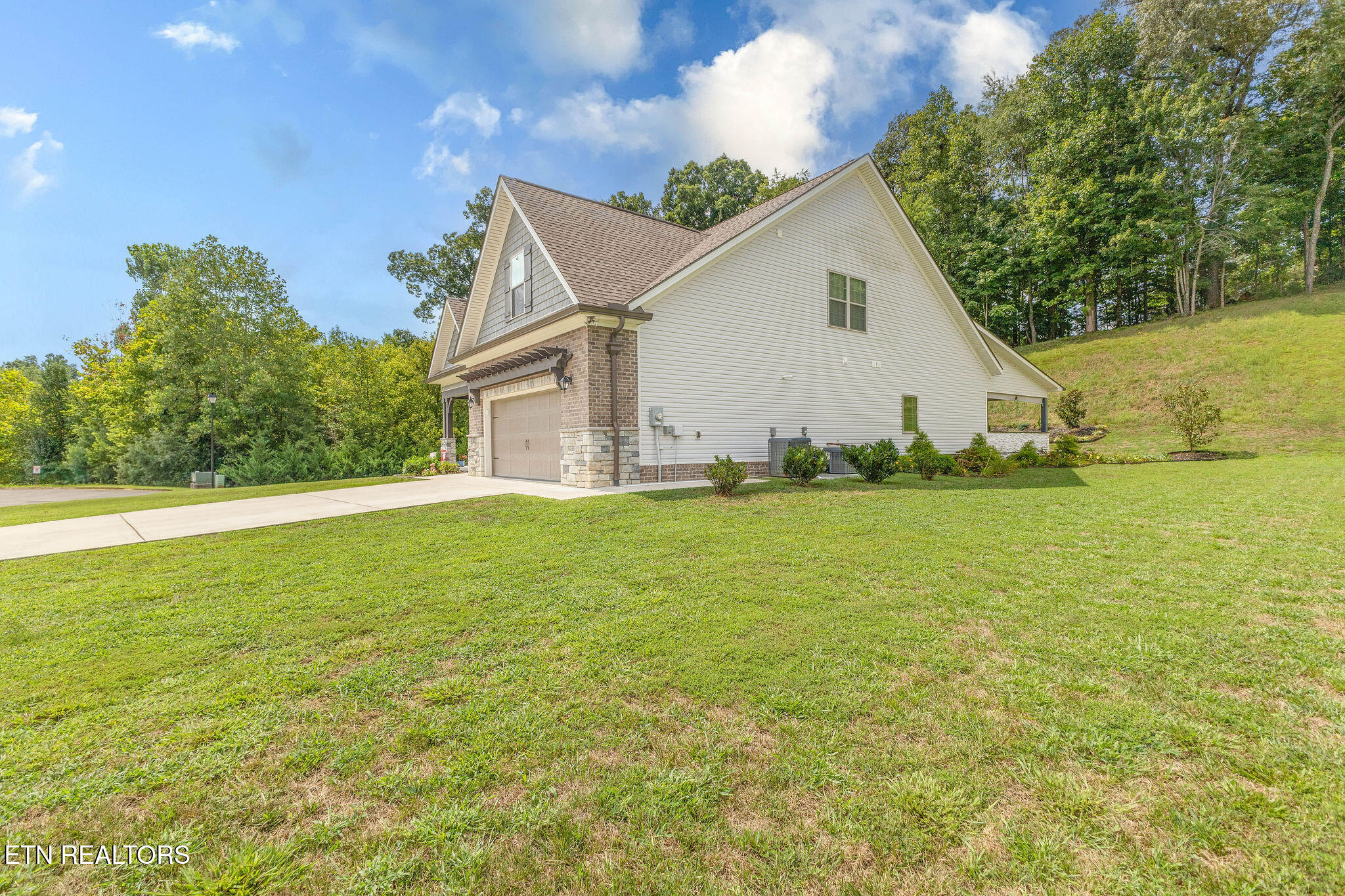 2216 Old Hickory Lane