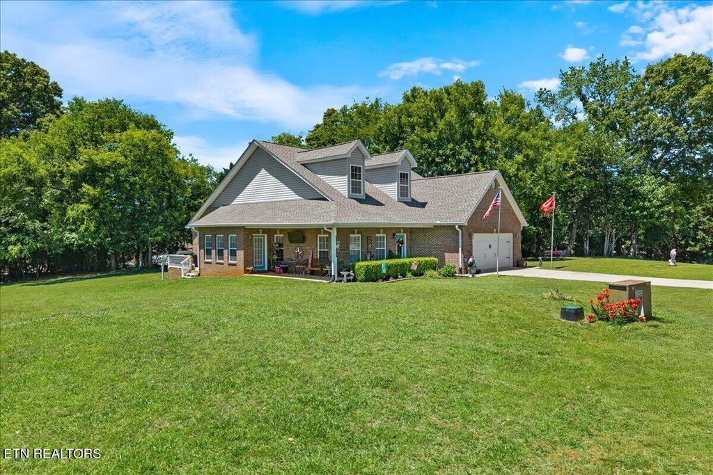 Photo of 2017 Cherokee Drive, Maryville, TN 37801 (MLS # 1341056)