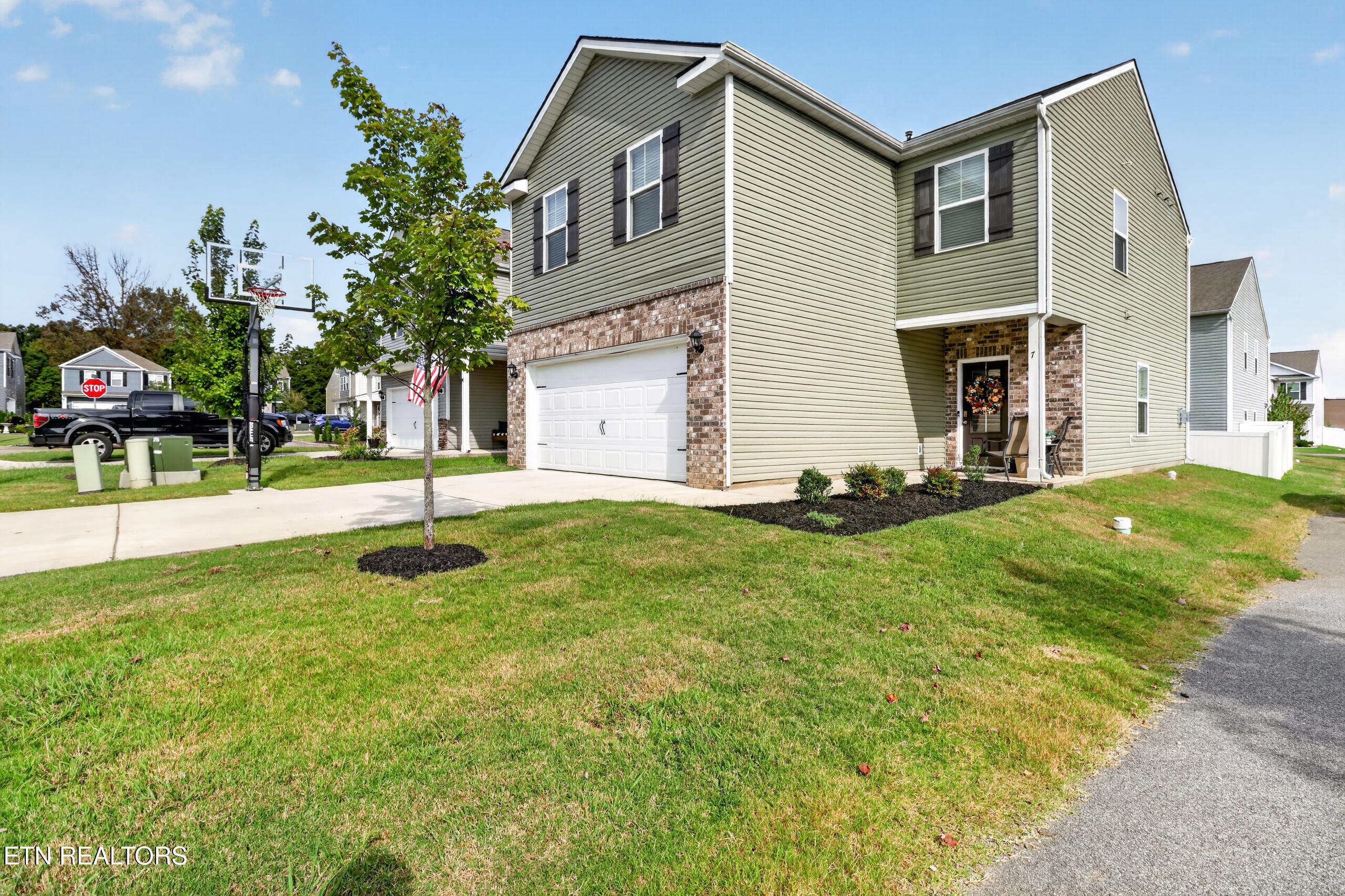 7 Cobblestone Court