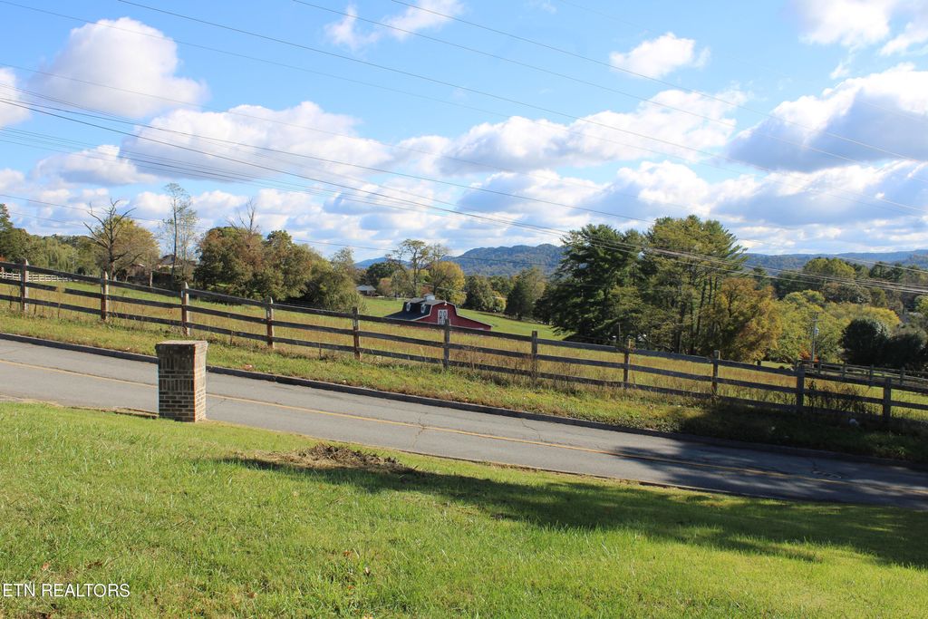 Photo of 1214 Buchanan Rd, Tazewell, TN 37879 (MLS # 1279599)