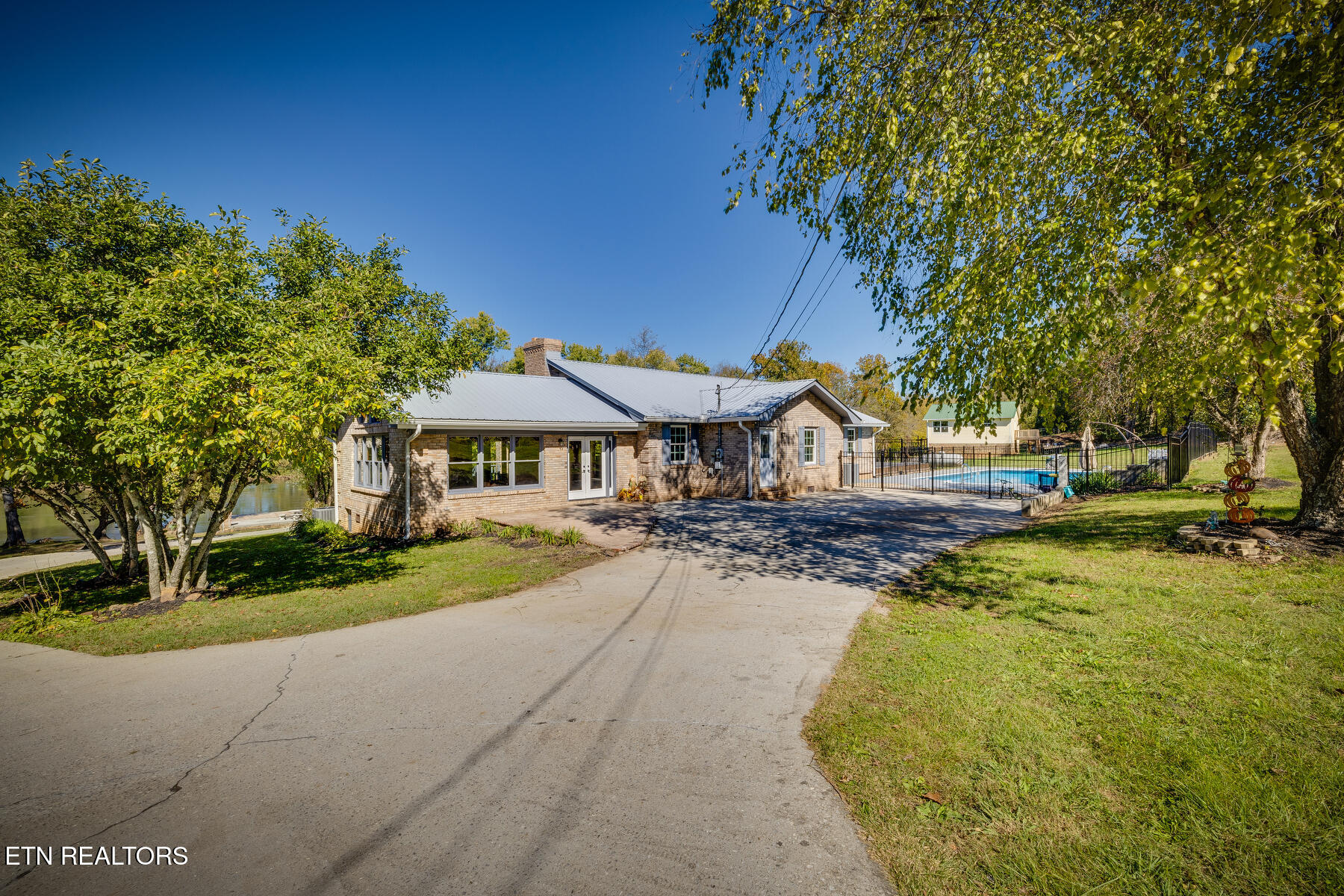 1311 Andrew Johnson Hwy