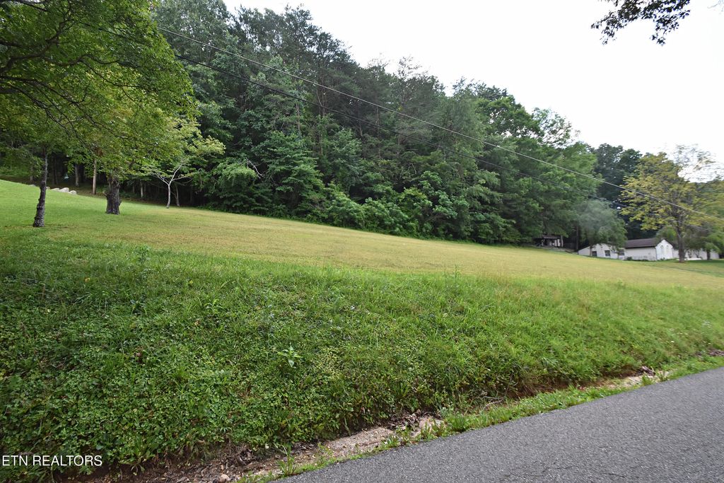 Photo of Fairway Drive, LaFollette, TN 37766 (MLS # 1306388)