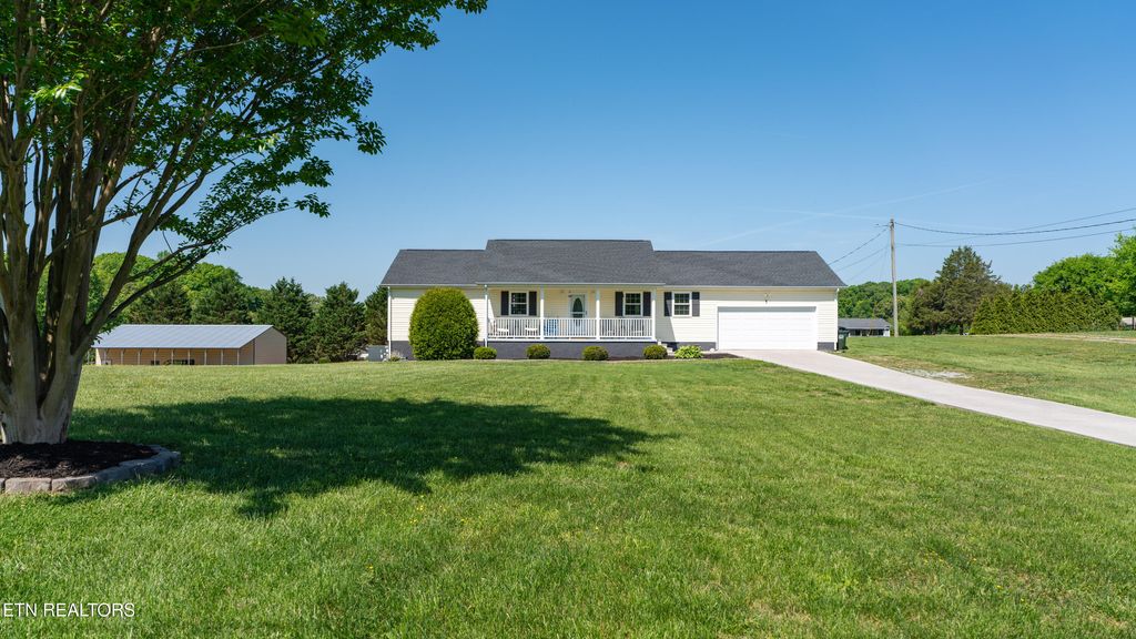 Photo of 196 Lees Chapel Rd, Sweetwater, TN 37874 (MLS # 1338079)