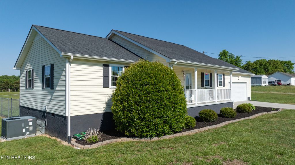 Photo of 196 Lees Chapel Rd, Sweetwater, TN 37874 (MLS # 1338079)