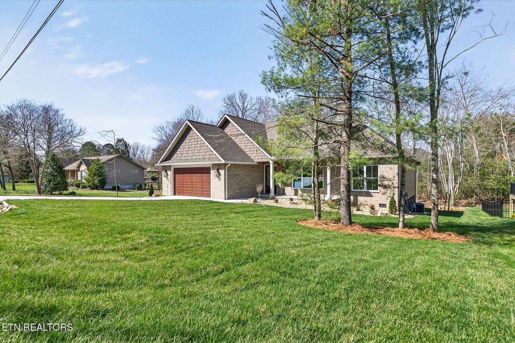 Photo of 16 Ridgeland Terrace, Crossville, TN 38558 (MLS # 1334205)