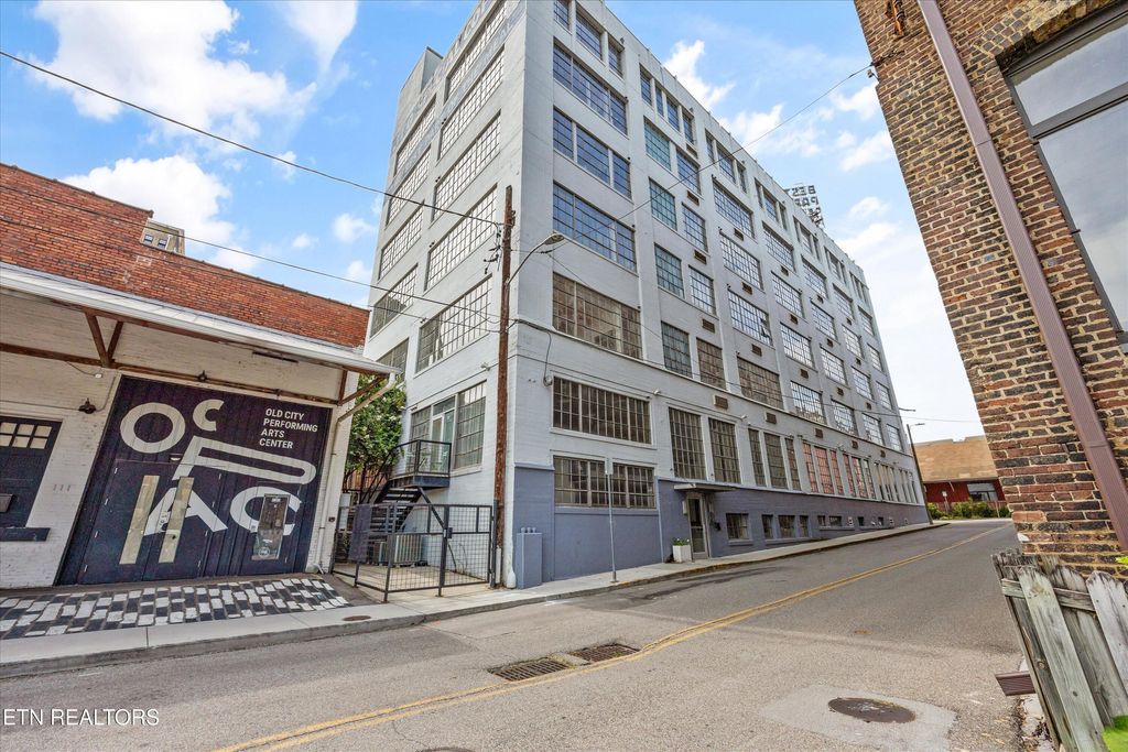 Photo of 200 W Jackson Ave #105, Knoxville, TN 37902 (MLS # 1313961)