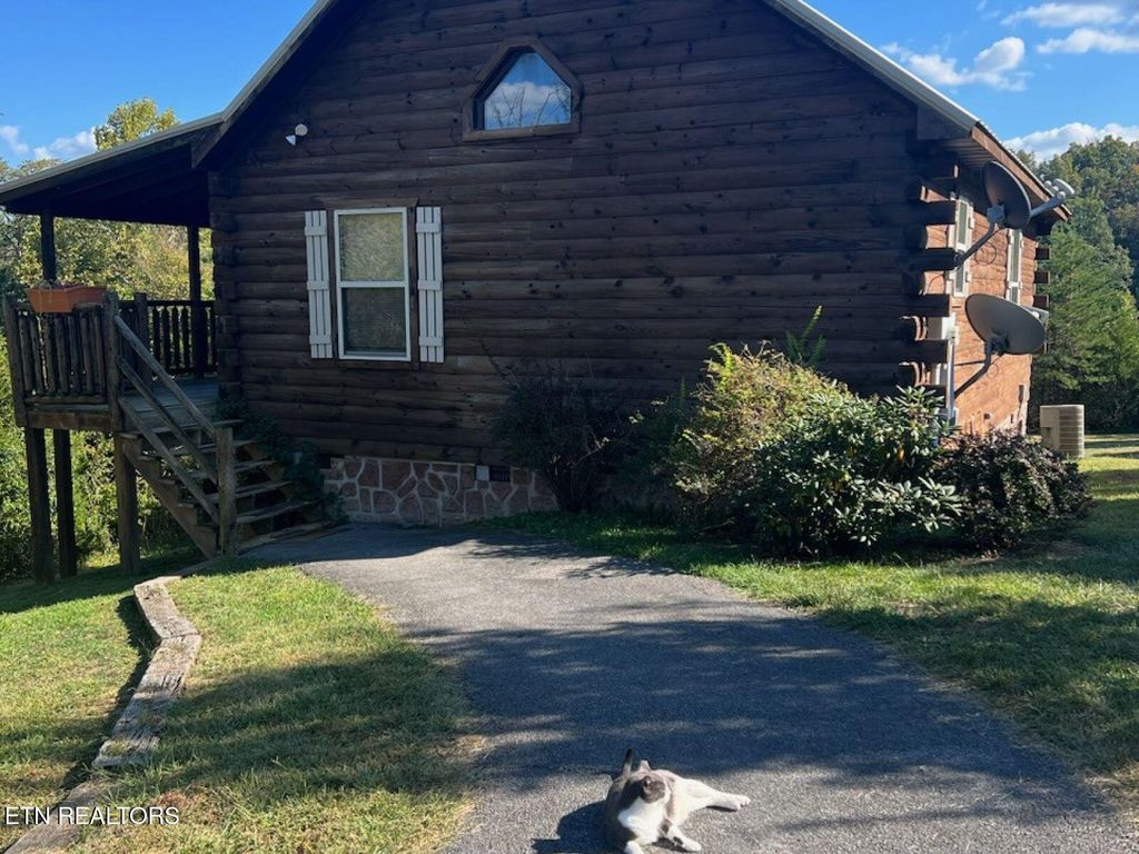 Photo of 621 Magic Kingdom Lane, Sevierville, TN 37876 (MLS # 1334425)