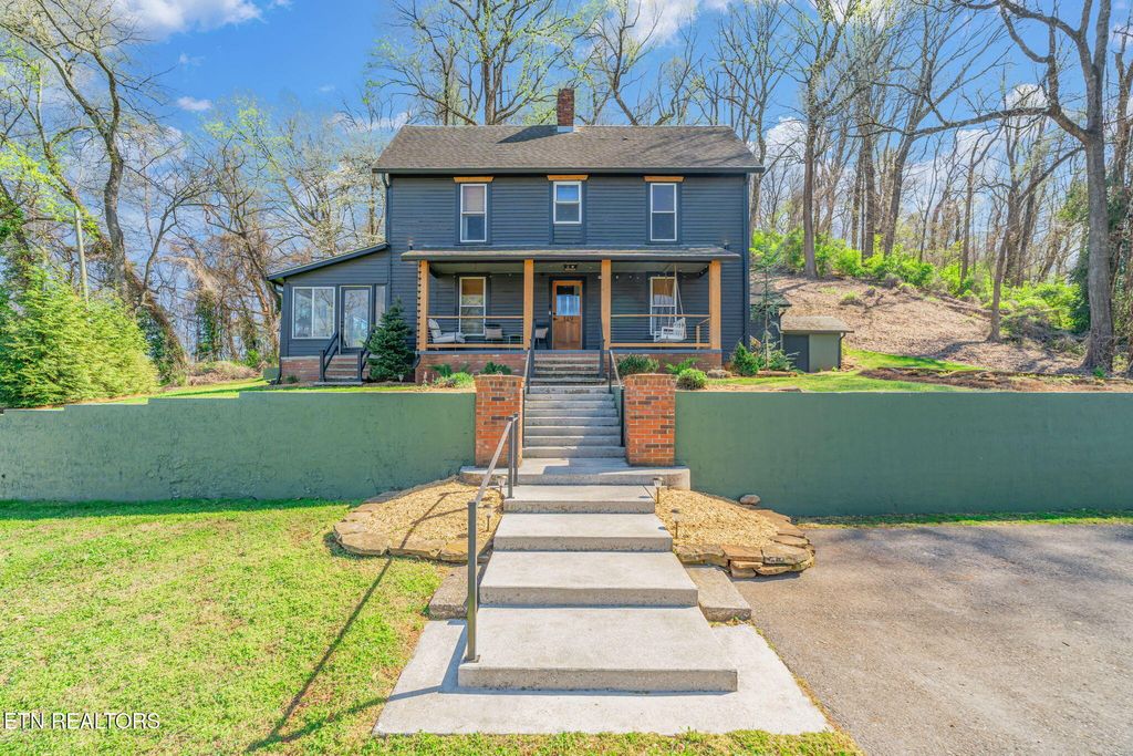 Photo of 149 Fort Ave, Knoxville, TN 37920 (MLS # 1334818)