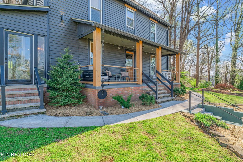 Photo of 149 Fort Ave, Knoxville, TN 37920 (MLS # 1334818)