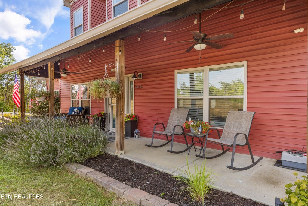 Photo of 1842 Chapel Rd, Sevierville, TN 37876 (MLS # 1356544)