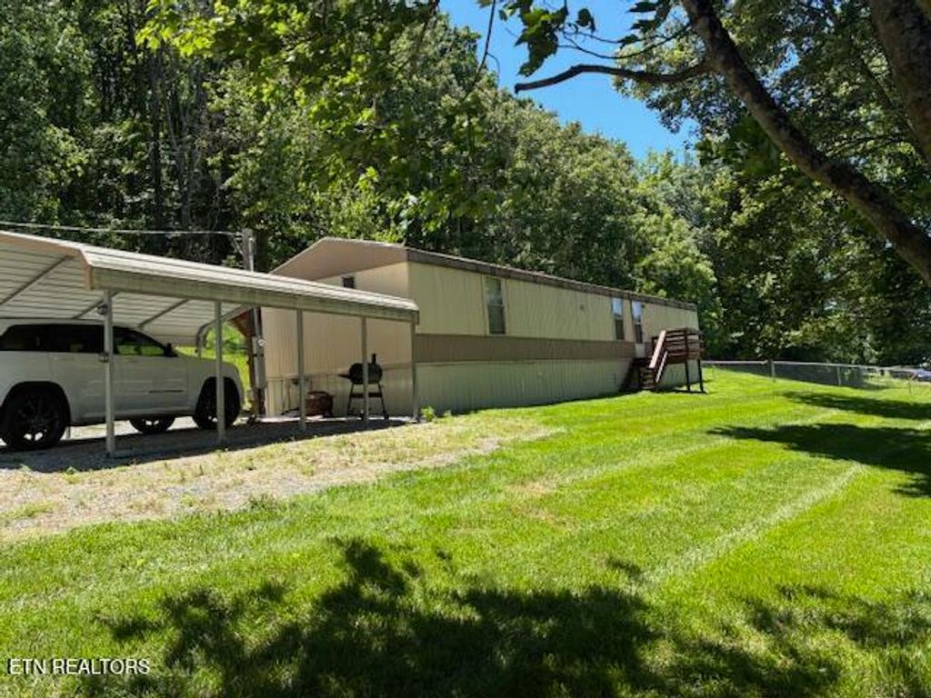 Photo of 124 Central Point Rd, Rutledge, TN 37861 (MLS # 1302231)
