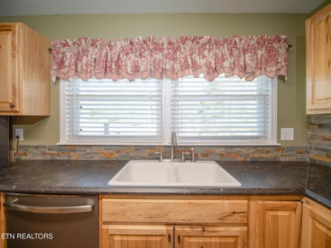 Tiny photo for 121 Shady Rd, Oliver Springs, TN 37840 (MLS # 1357468)