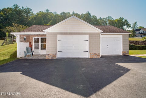 Tiny photo for 121 Shady Rd, Oliver Springs, TN 37840 (MLS # 1357468)