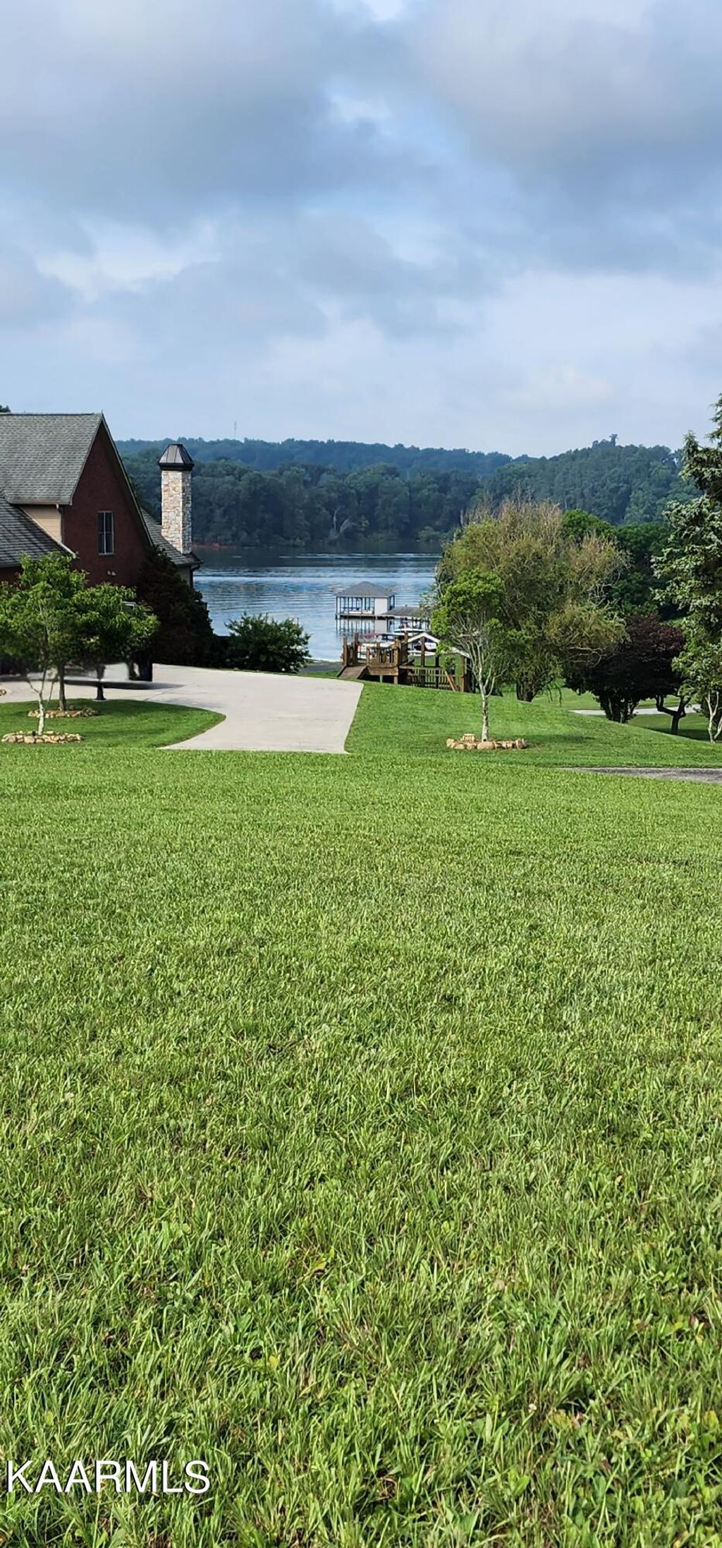 Photo of 4744 Driftwood Lane, Louisville, TN 37777 (MLS # 1232616)