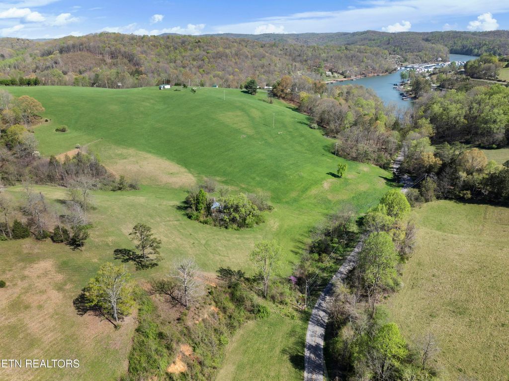 Photo of 735 Alder Springs Rd, LaFollette, TN 37766 (MLS # 1296872)