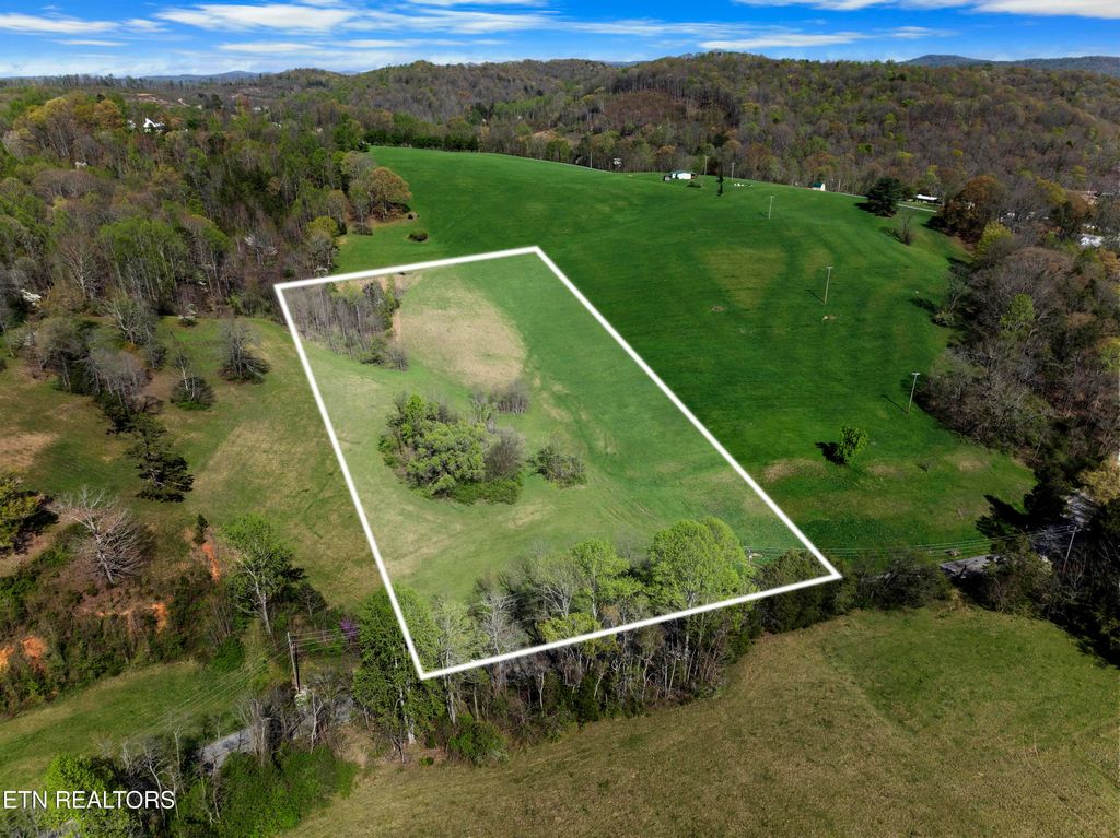 Photo of 735 Alder Springs Rd, LaFollette, TN 37766 (MLS # 1296872)