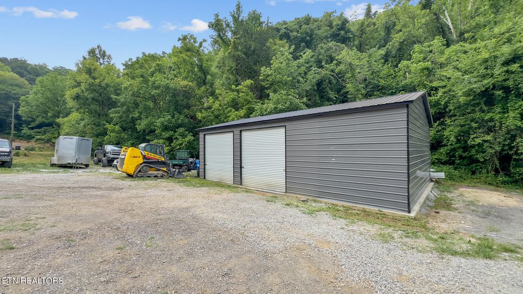 Photo of 2345 Paradise Way, Sevierville, TN 37876 (MLS # 1270404)
