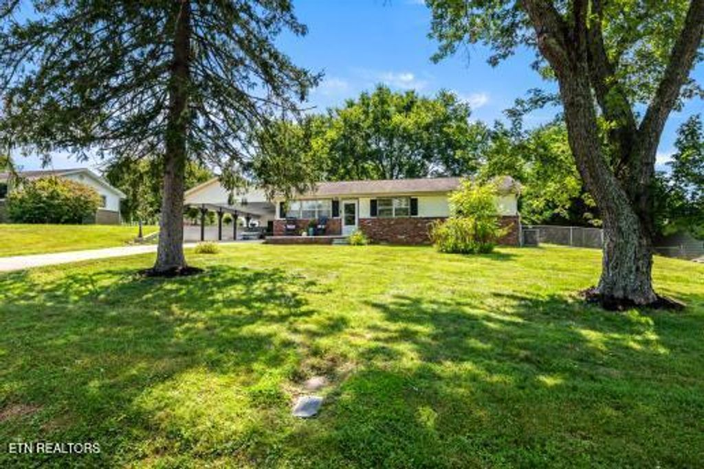 Photo of 3025 Meadowview Drive, Kingston, TN 37763 (MLS # 1308734)