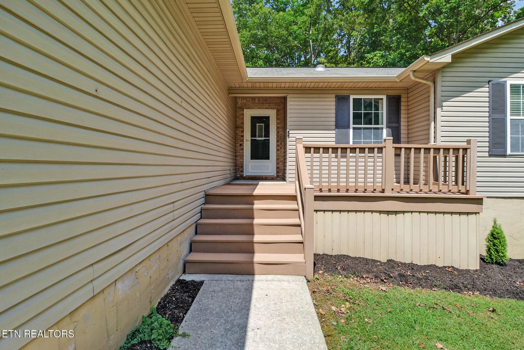 Photo of 93 Abbey Circle, Crossville, TN 38555 (MLS # 1313167)