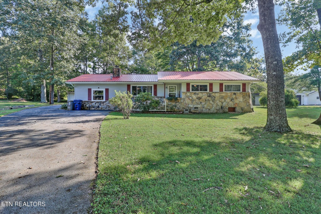 Photo of 681 Highland Drive, Crossville, TN 38572 (MLS # 1356128)
