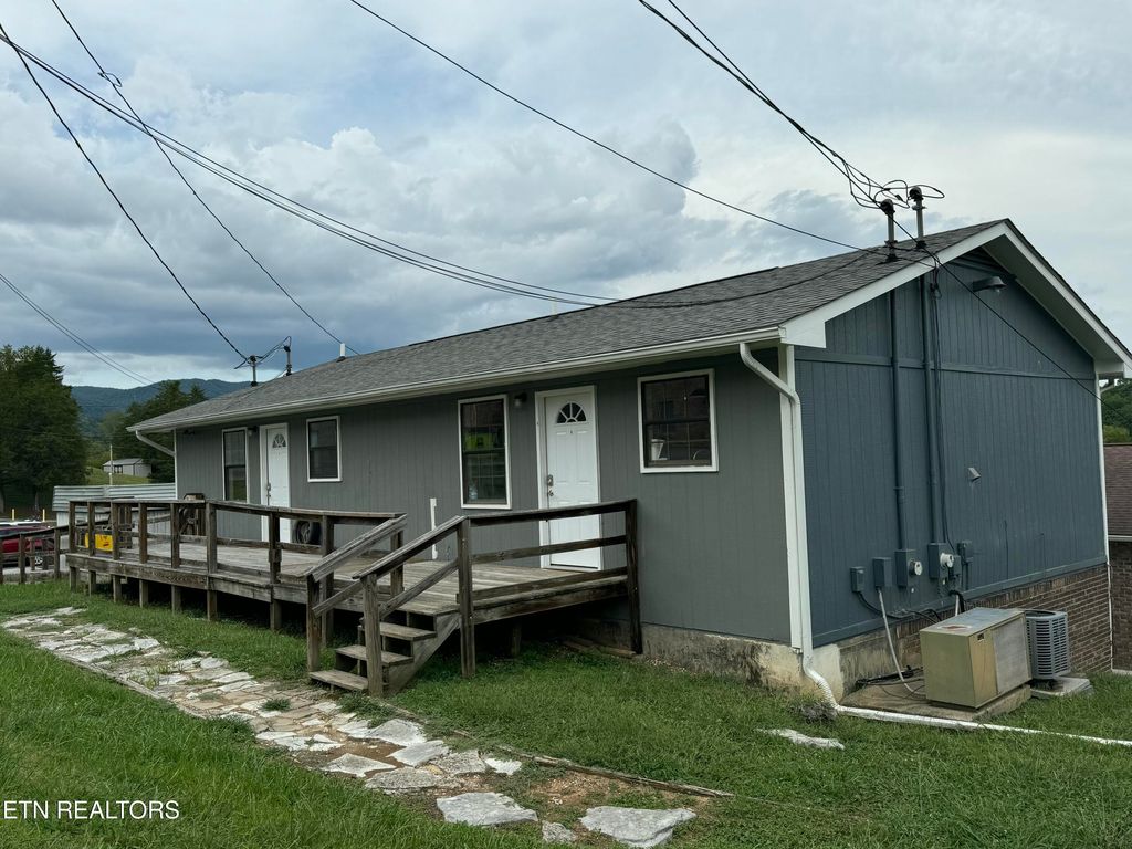 Photo of 183 Westmoreland St #3, Harrogate, TN 37752 (MLS # 1324164)