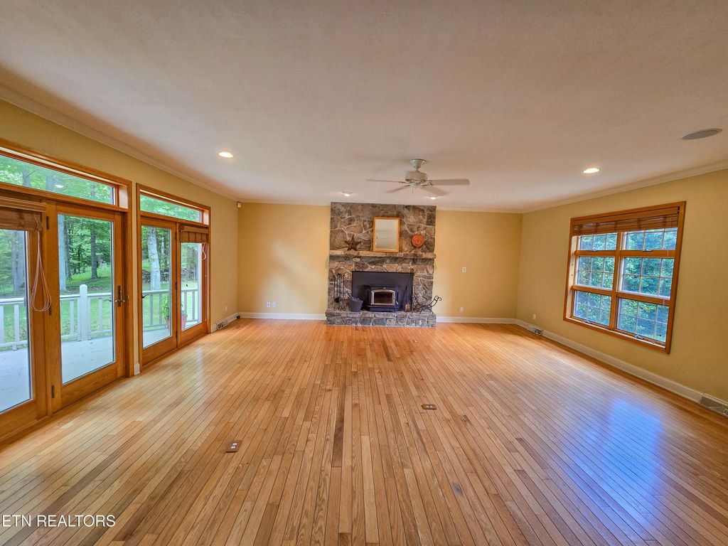 Photo of 337 Fox Ridge Lane, Caryville, TN 37714 (MLS # 1311864)