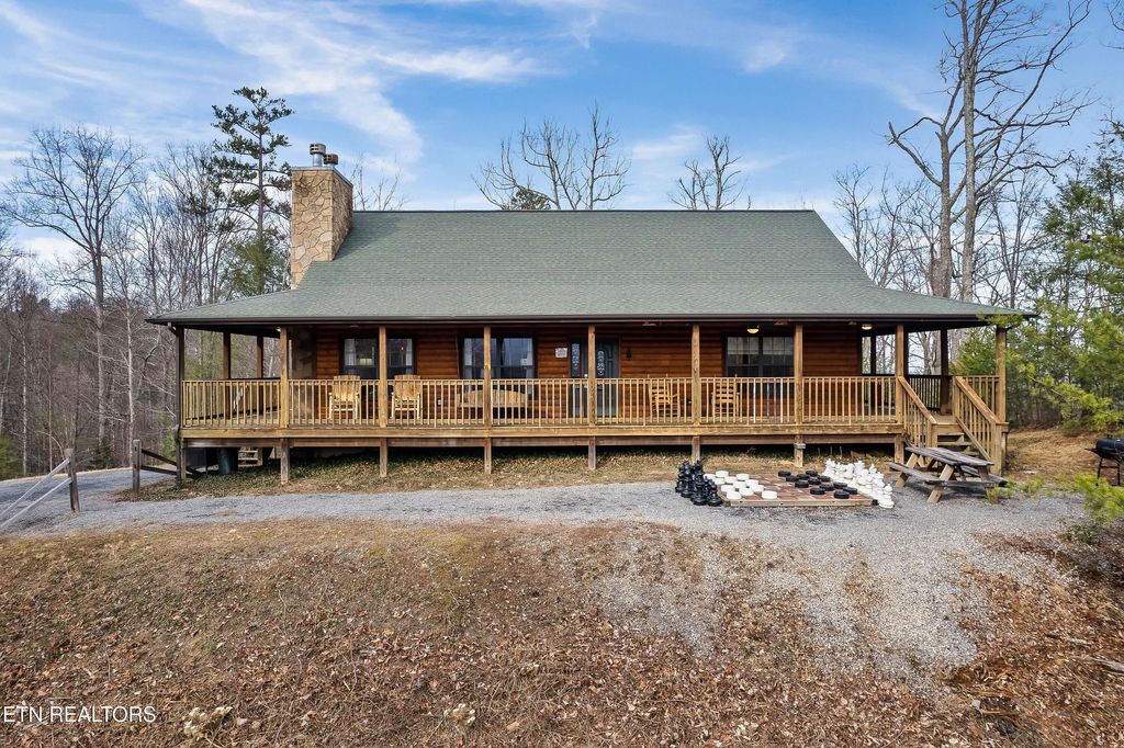 Photo of 1104 Oak Court, Gatlinburg, TN 37738 (MLS # 1332463)