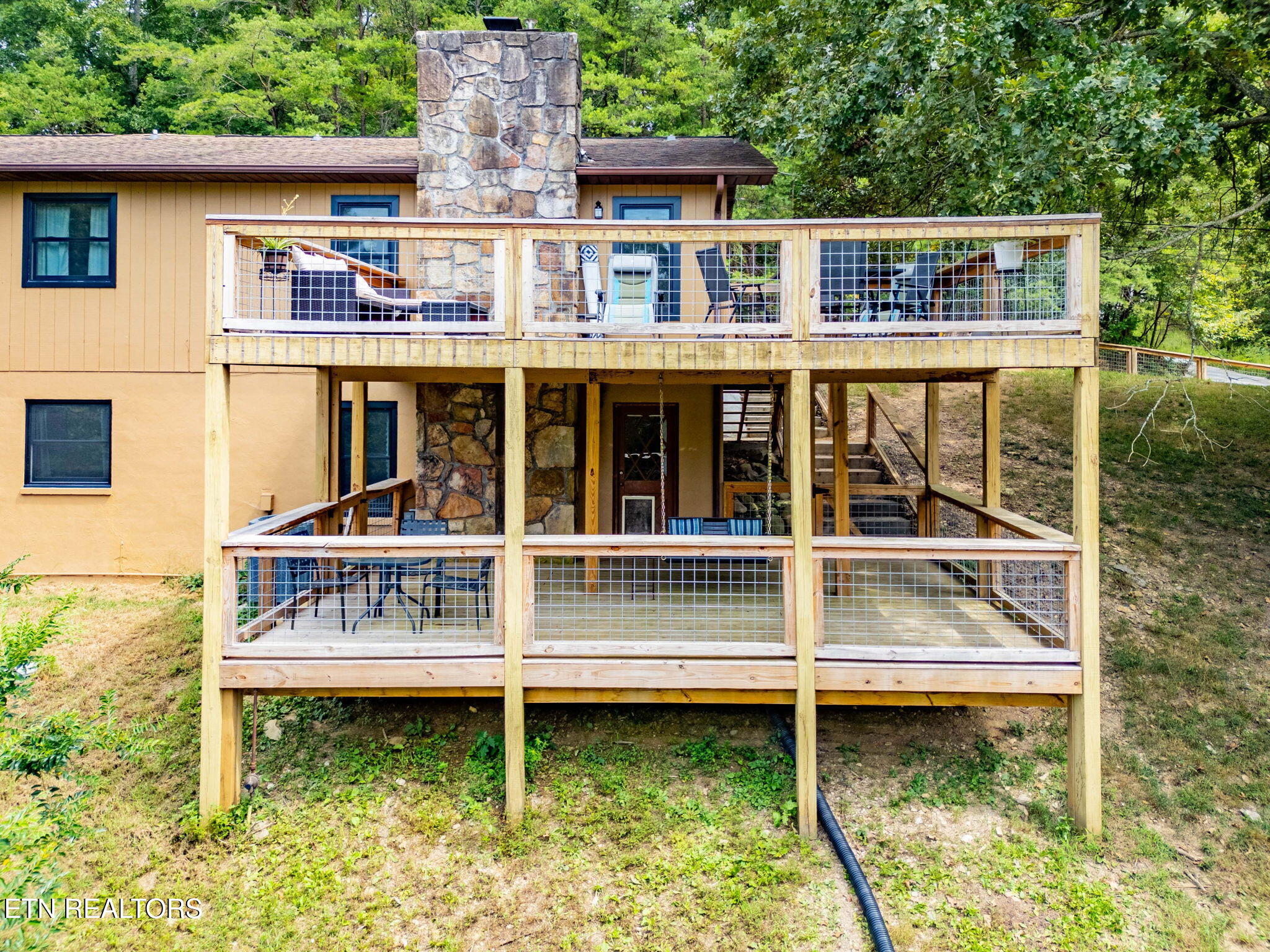 3825 Dollys Dr Drive