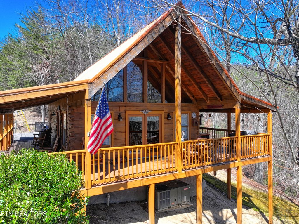 Photo of 2621 Raccoon Hollow Way, Pigeon Forge, TN 37862 (MLS # 1334106)