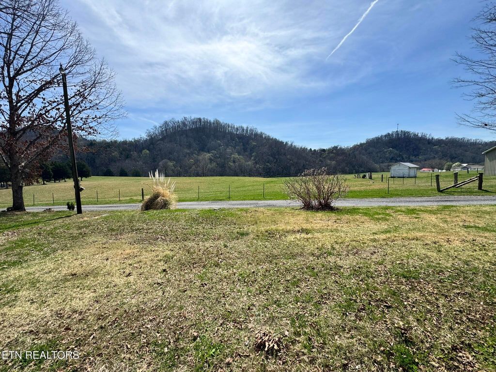 Photo of 183 Torbetts Rd, Madisonville, TN 37354 (MLS # 1333123)