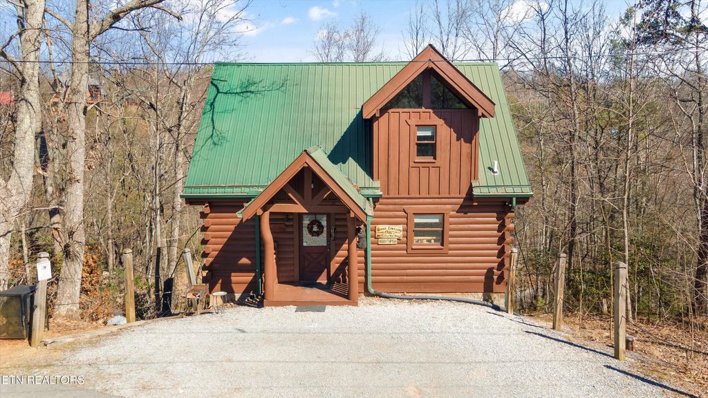 Photo of 1906 Buckeye View Way, Sevierville, TN 37876 (MLS # 1335406)