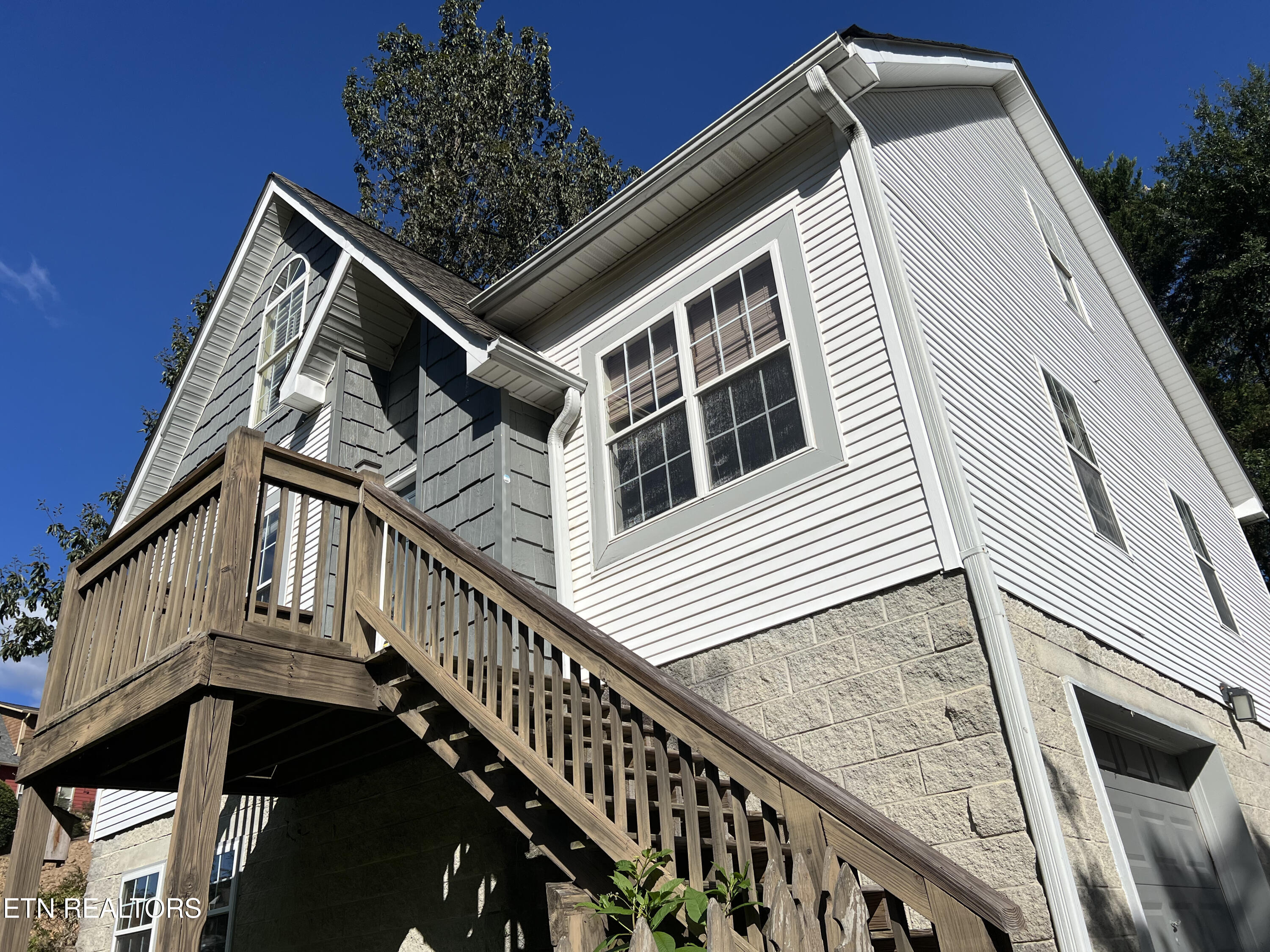 Chattanooga, Tennessee 37405, United States, 3 Bedrooms Bedrooms, ,2 BathroomsBathrooms,Residential,Active,219829