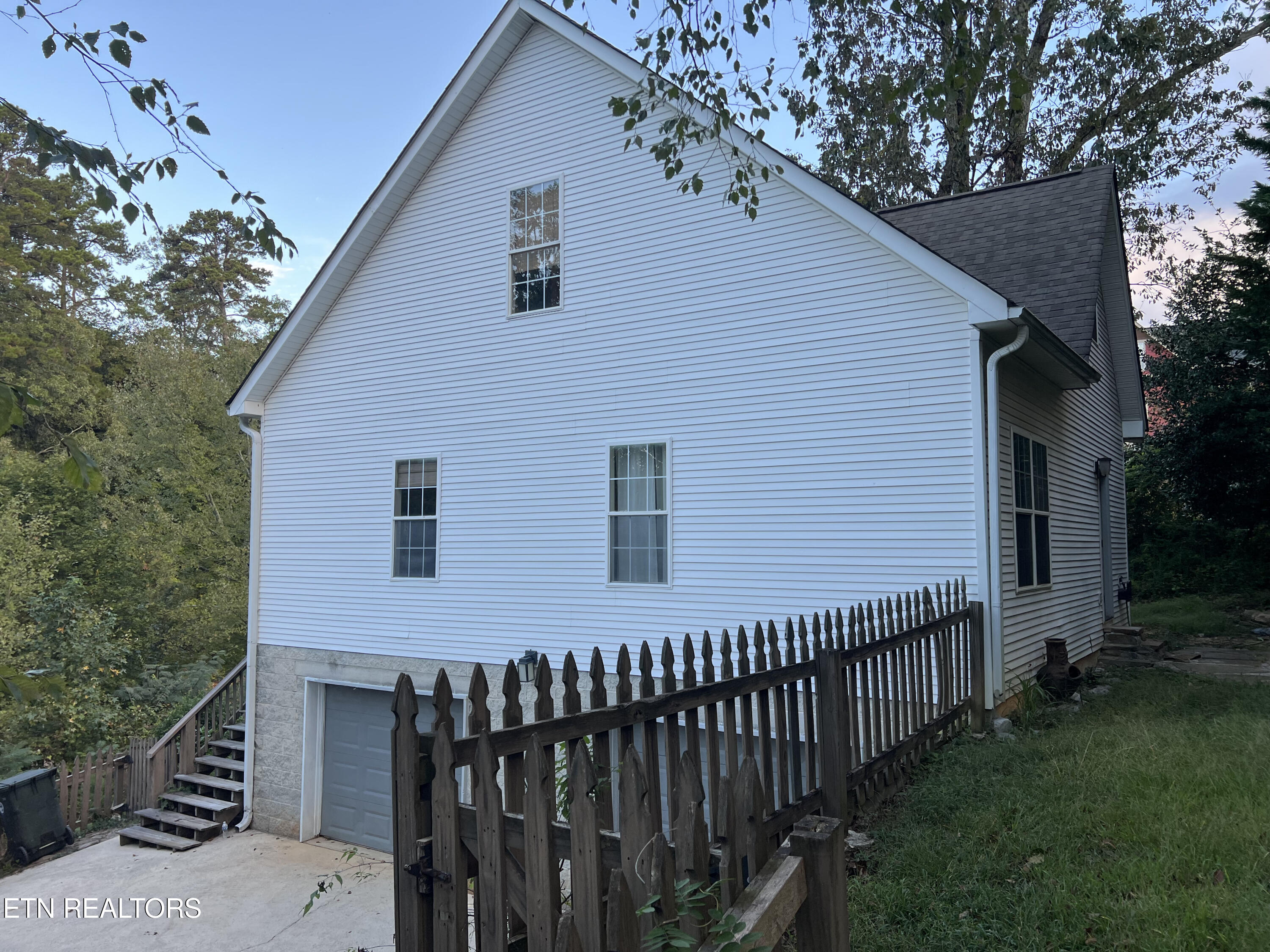 Chattanooga, Tennessee 37405, United States, 3 Bedrooms Bedrooms, ,2 BathroomsBathrooms,Residential,Active,219829