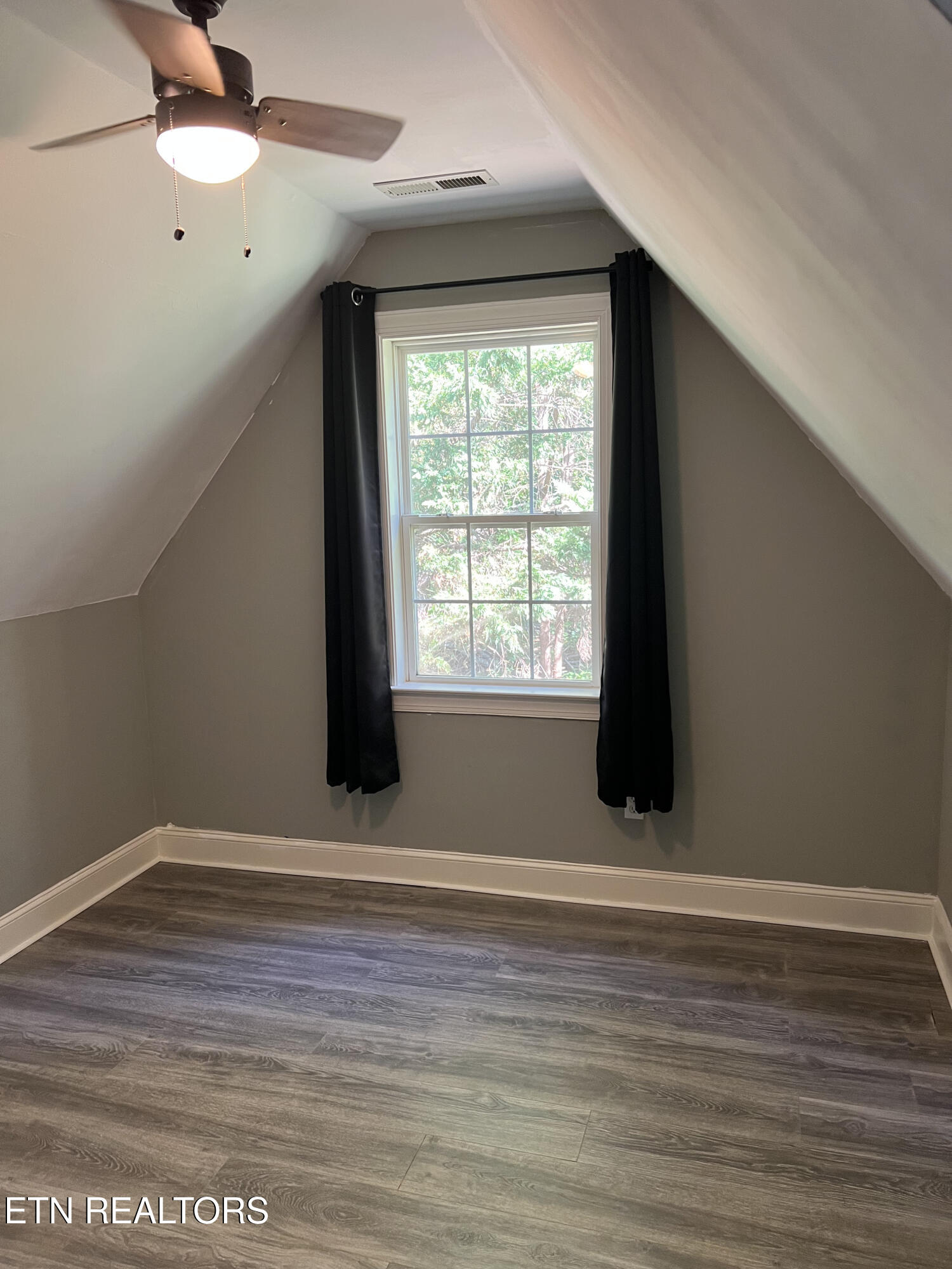 Chattanooga, Tennessee 37405, United States, 3 Bedrooms Bedrooms, ,2 BathroomsBathrooms,Residential,Active,219829