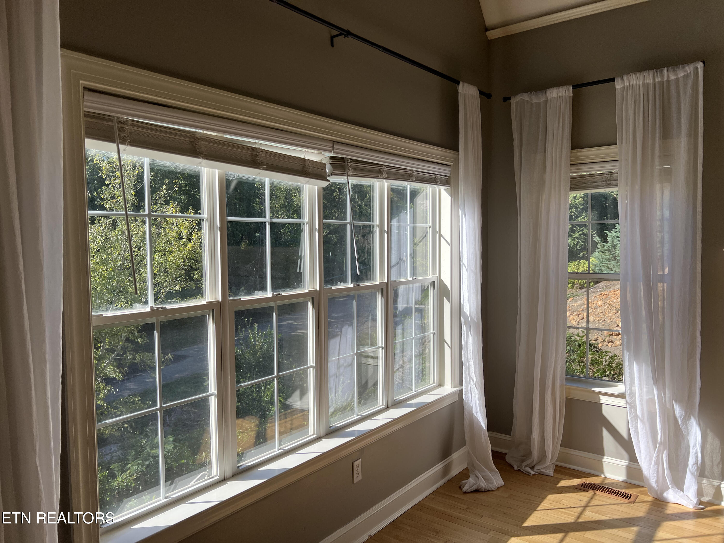 Chattanooga, Tennessee 37405, United States, 3 Bedrooms Bedrooms, ,2 BathroomsBathrooms,Residential,Active,219829