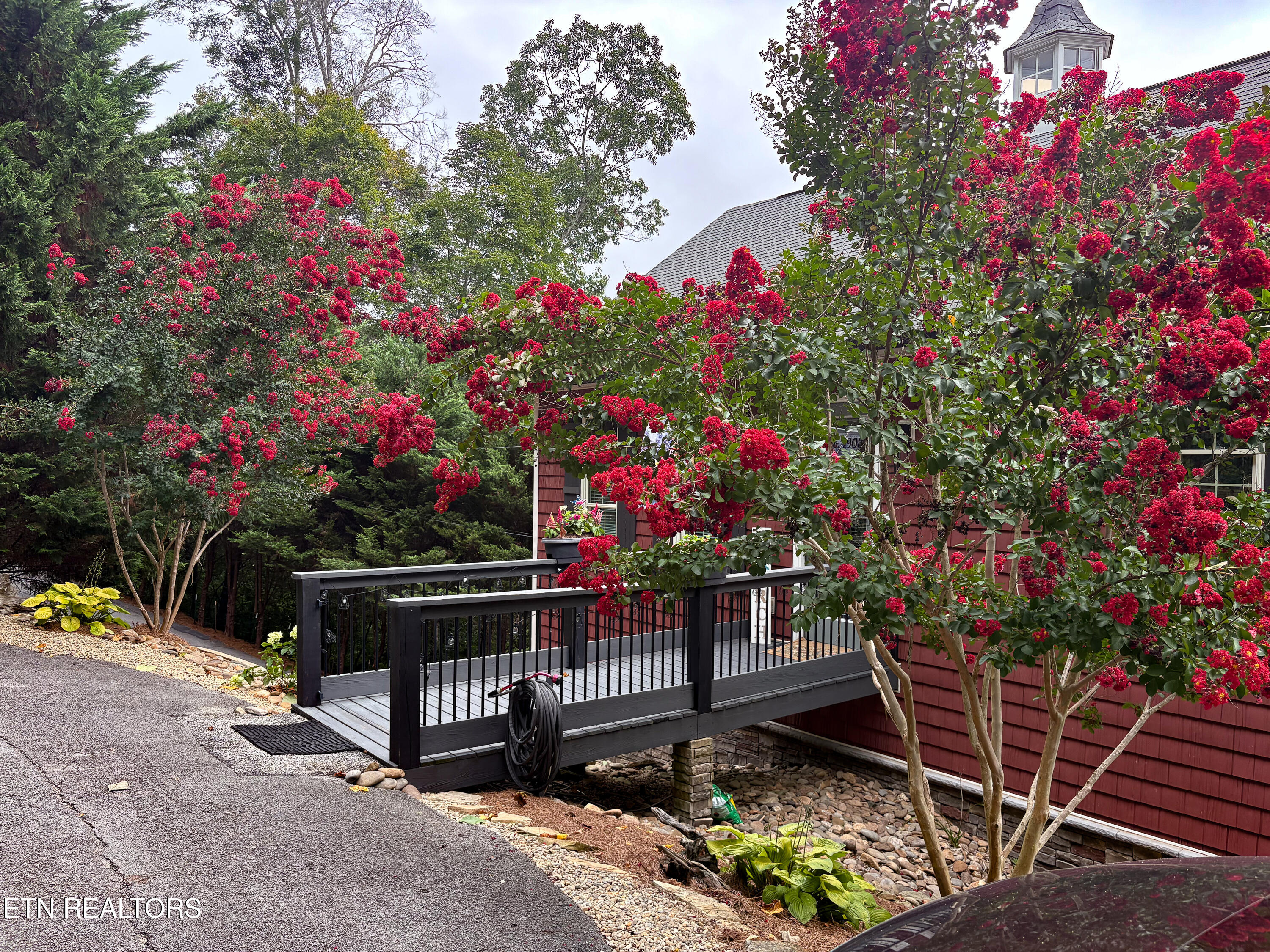 1903 Hickory Pointe Lane