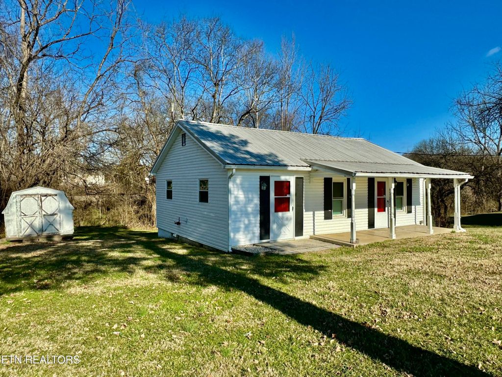 Photo of 3058 W Old A J Hwy, Strawberry Plains, TN 37871 (MLS # 1286314)