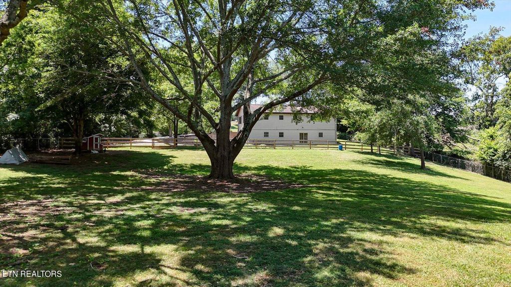 Photo of 1213 Disco Loop Rd, Friendsville, TN 37737 (MLS # 1267952)