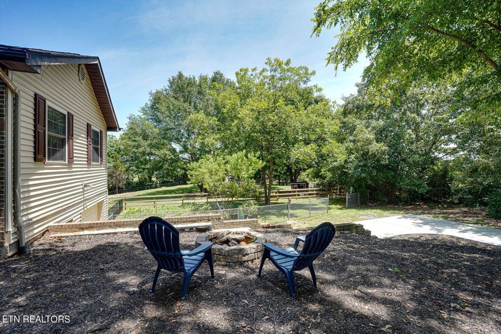 Photo of 1213 Disco Loop Rd, Friendsville, TN 37737 (MLS # 1267952)