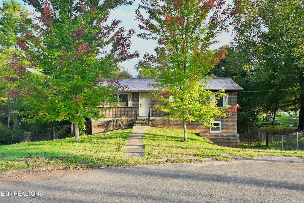 Photo of 4403 Mace Lane, Knoxville, TN 37938 (MLS # 1359075)