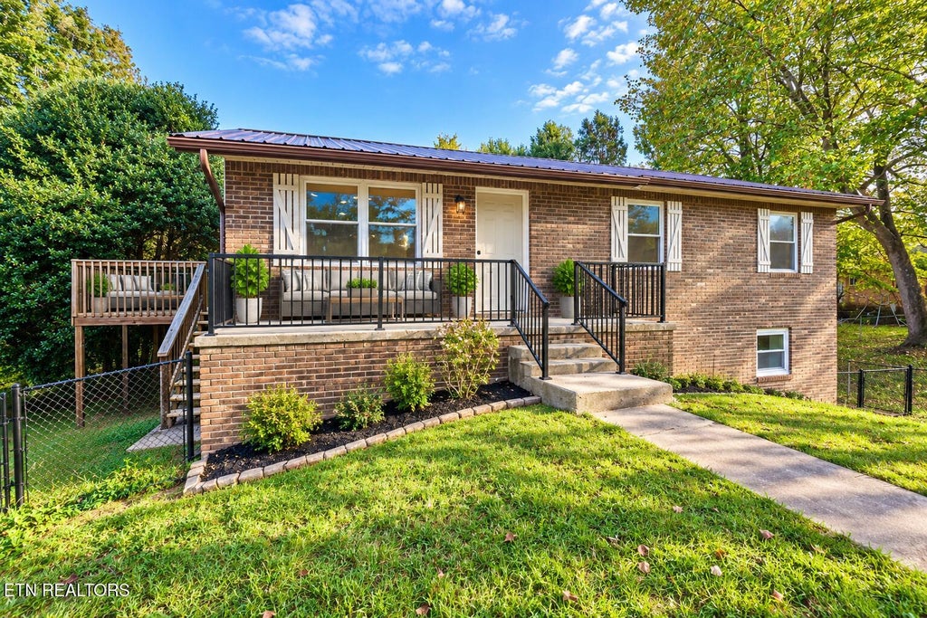 Photo of 4403 Mace Lane, Knoxville, TN 37938 (MLS # 1359075)