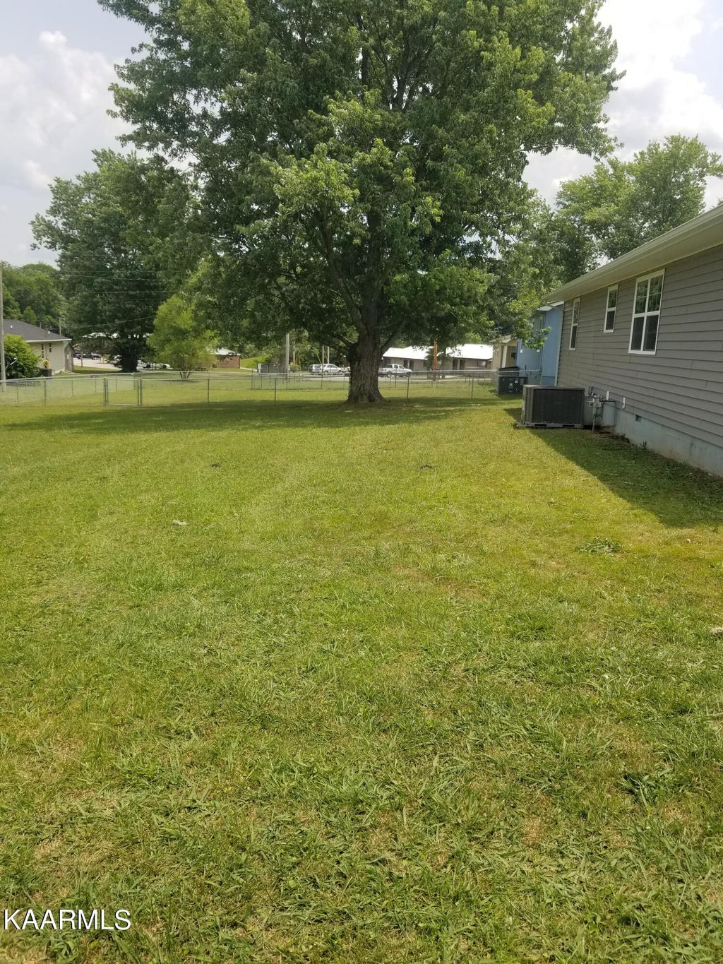 Photo of 507 Kingston St, Wartburg, TN 37887 (MLS # 1230570)