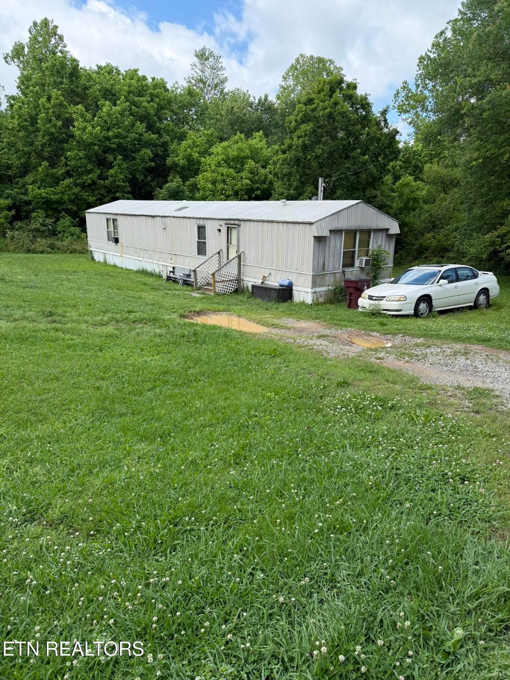 Photo of 34613507 Pearly Smith Rd, Louisville, TN 37777 (MLS # 1304092)