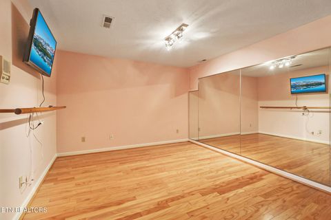 Tiny photo for 105 W Melbourne Rd, Oak Ridge, TN 37830 (MLS # 1319206)
