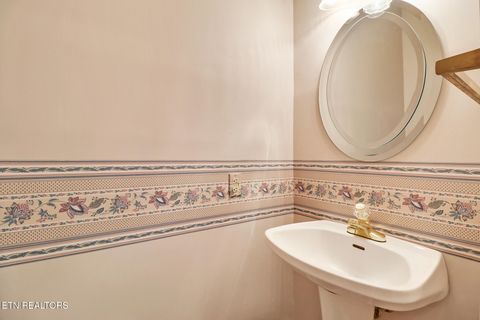 Tiny photo for 105 W Melbourne Rd, Oak Ridge, TN 37830 (MLS # 1319206)